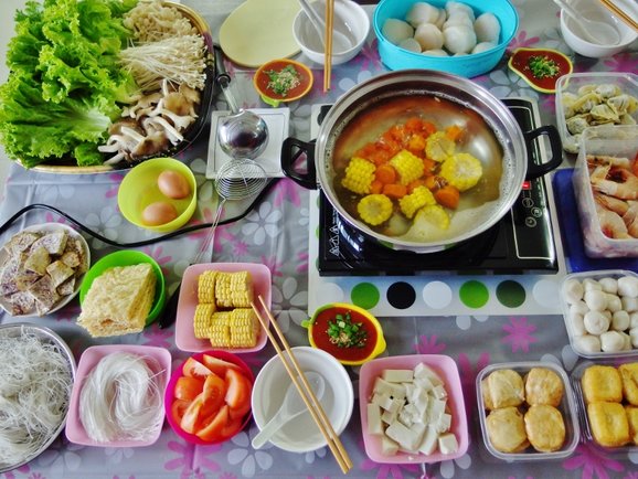Ingredients for Steamboat, Easy Soup Bases and the Best Dipping Sauces