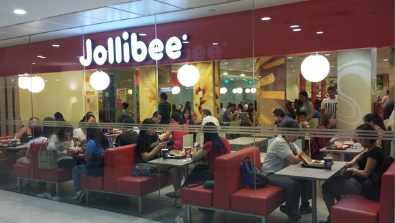 Jollibee @ Lucky Plaza - The Best Fried Chicken in Town 